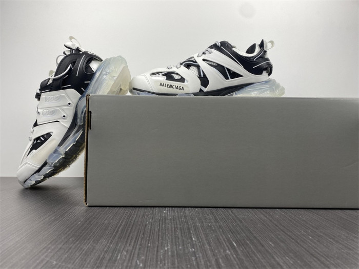 balciatrack clear sole white black 647741 w3bz2 9010
