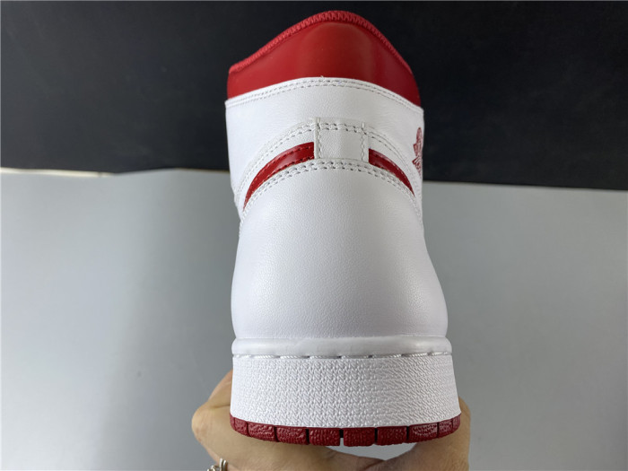 air jordan 1 retro metallic red 555088-103