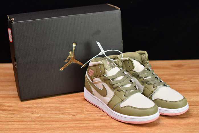 air jordan 1 mid trooper bleached coral 555112-225