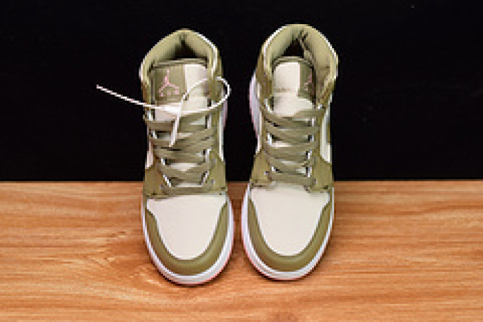 air jordan 1 mid trooper bleached coral 555112-225