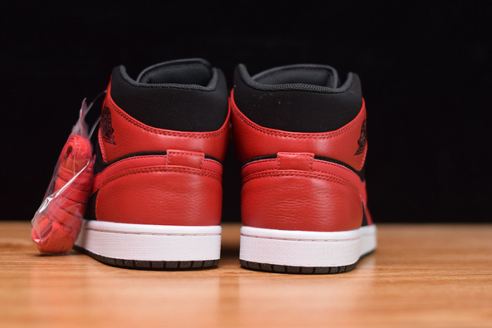 air jordan 1 mid reverse bred 554724-054