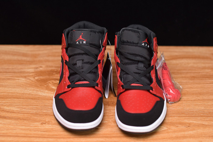 air jordan 1 mid reverse bred 554724-054