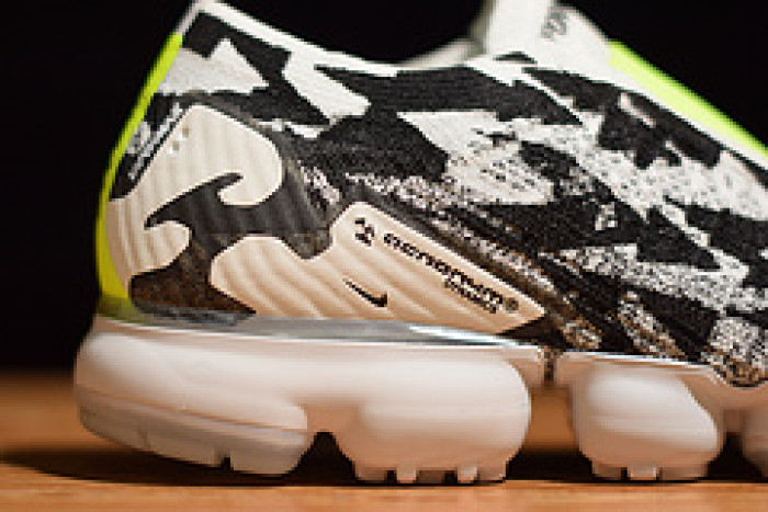 nike air vapormax moc 2 acronym light bone aq0996-001