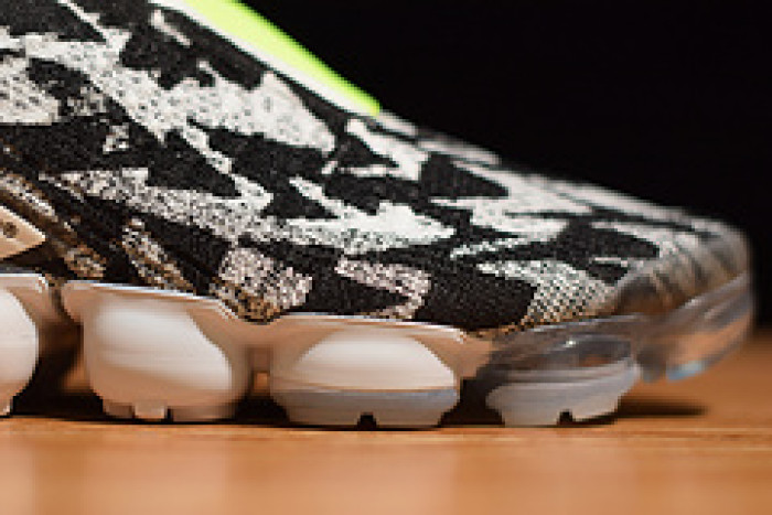 nike air vapormax moc 2 acronym light bone aq0996-001