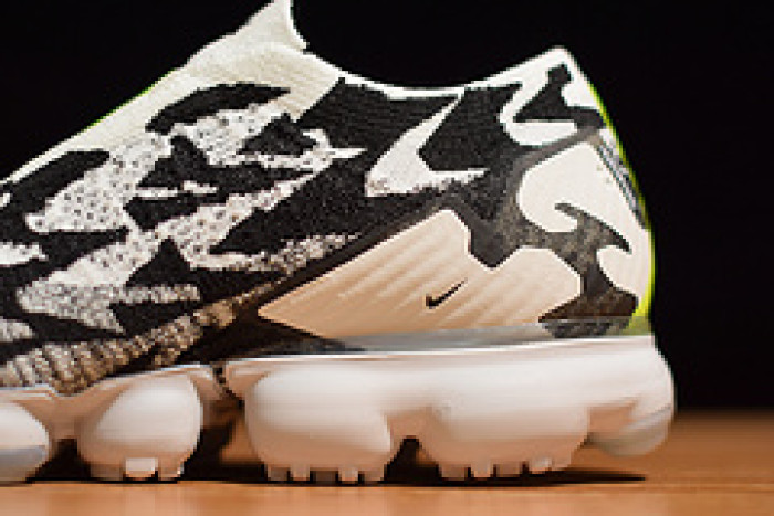 nike air vapormax moc 2 acronym light bone aq0996-001