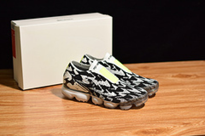 nike air vapormax moc 2 acronym light bone aq0996-001
