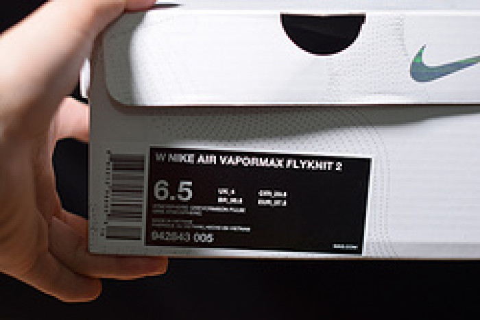 nike air vapormax 2 atmosphere grey crimson pulse 942843-005