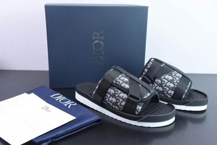 D*or alpha sandal