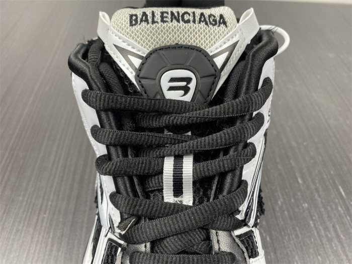 balcia runner white black white