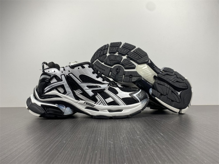 balcia runner white black white