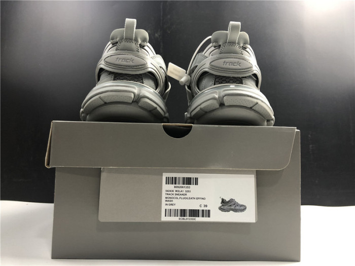 balcia track sneaker