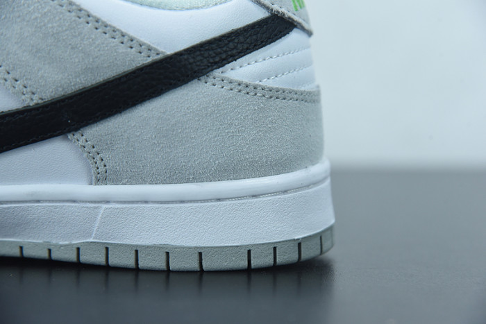 nike dunk sb low pro chlorophyll bq6817-011
