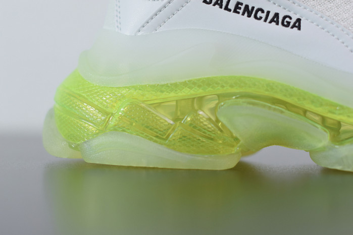 balcia triple s 544351 w09oa 0828