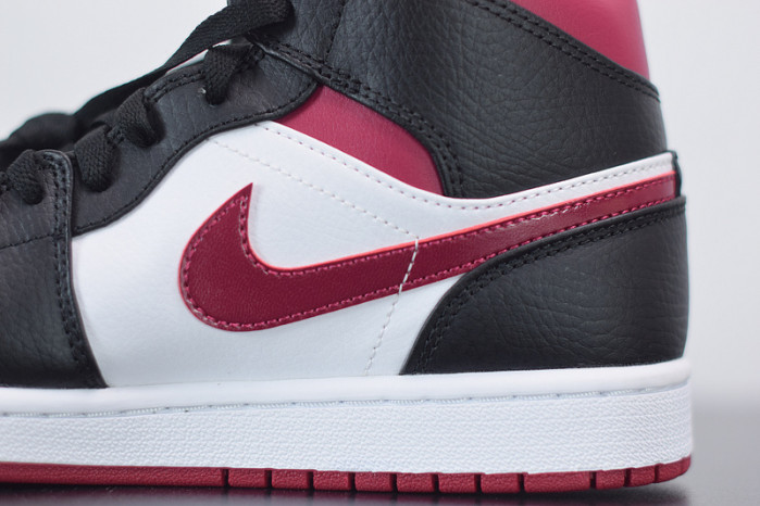 air jordan 1 mid bred toe 554724-066