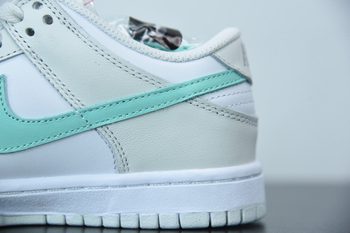 nike dunk low tropical twist cw1590-101