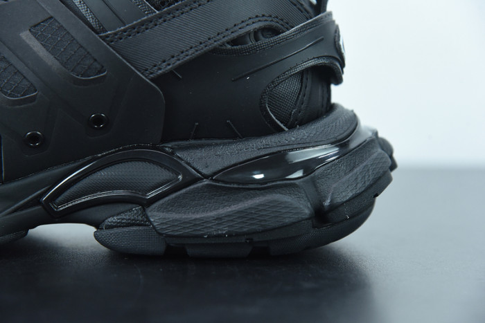 balcia track sneaker