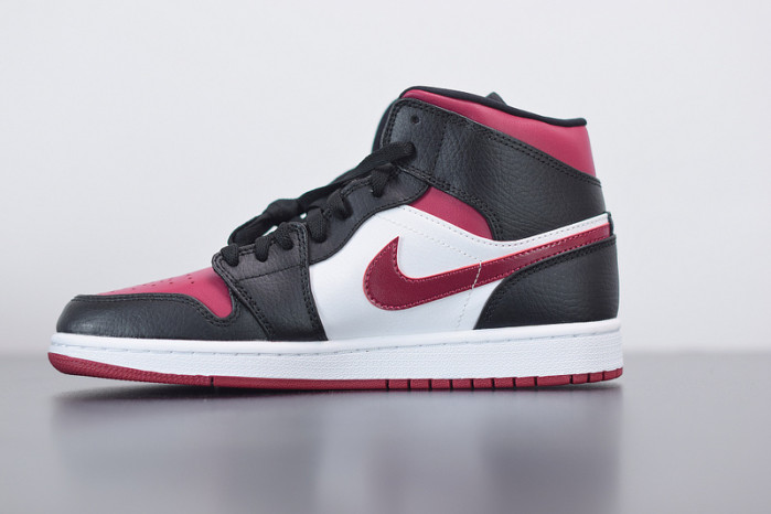 air jordan 1 mid bred toe 554724-066
