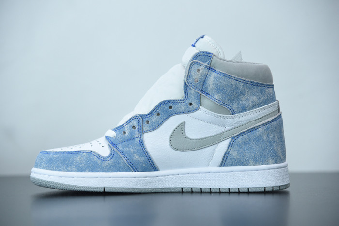 air jordan 1 high og “hyper royal” 555088-402