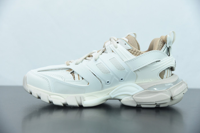 balcia track sneaker