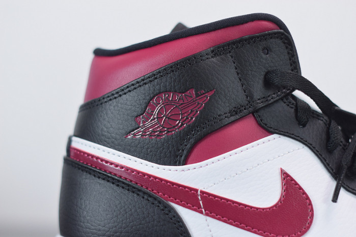 air jordan 1 mid bred toe 554724-066