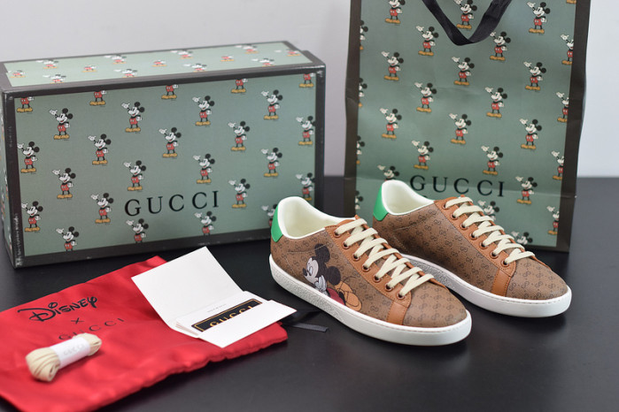 gci low top sneaker g022
