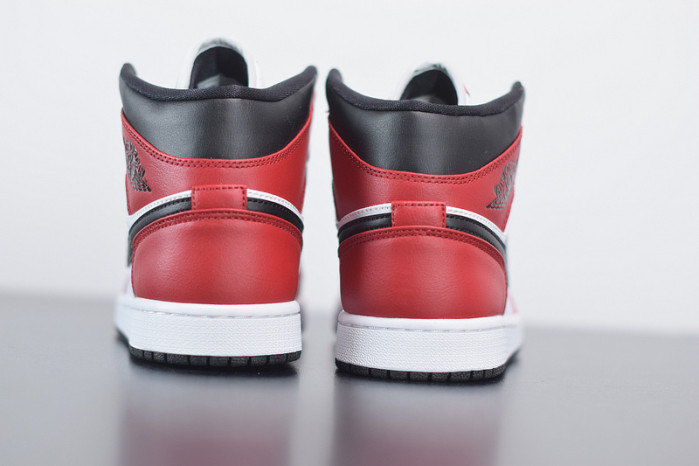 air jordan 1 mid chicago toe 554724-069