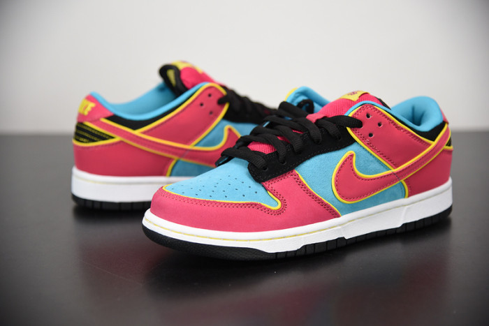 nike dunk sb low ms. pacman 313170-461
