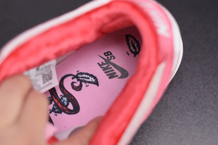nike sb dunk low strangelove skateboards ct2552-800