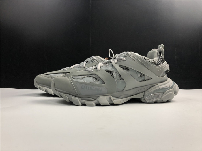 balcia track sneaker