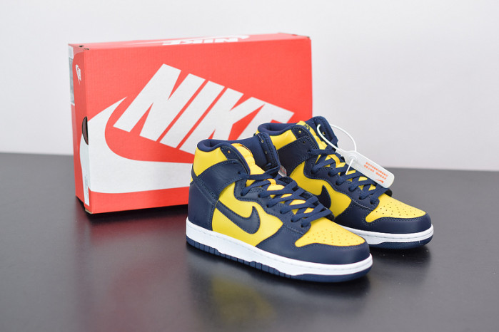 nike sb dunk high pro travis scott cz8149-700