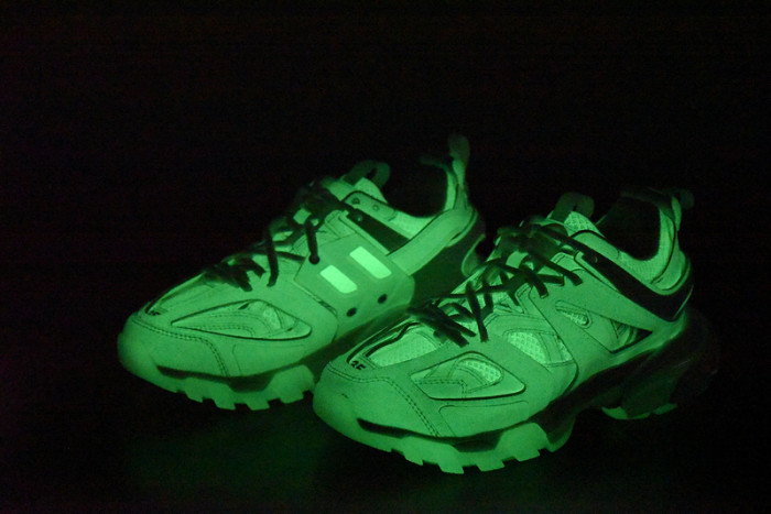 balcia track sneaker