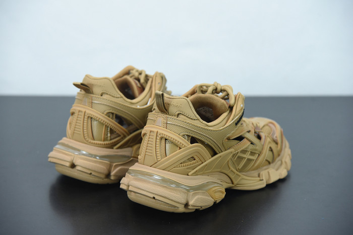 balcia track sneaker