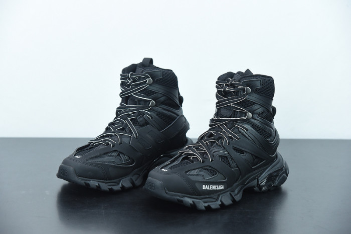 balcia track sneaker