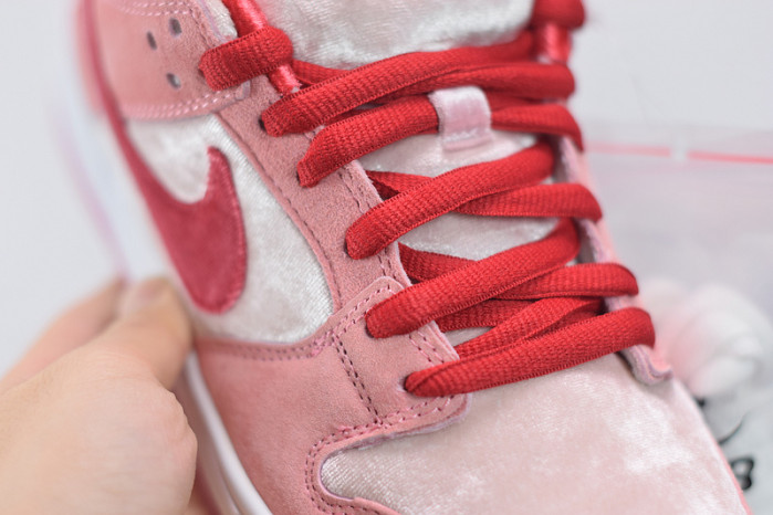 nike sb dunk low strangelove skateboards ct2552-800