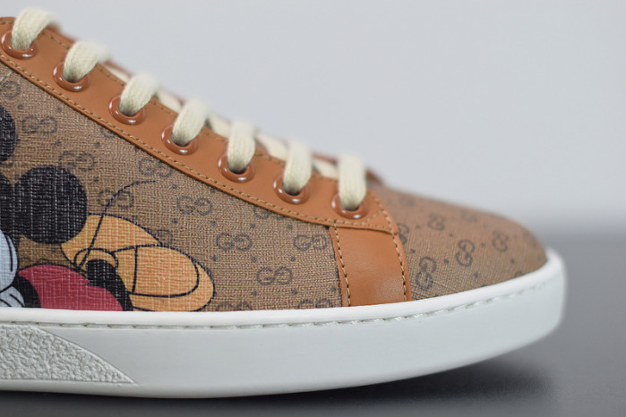gci low top sneaker g022