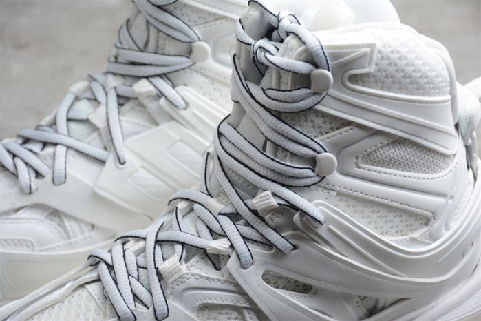 balcia track sneaker