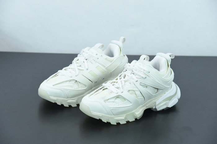 balcia track sneaker