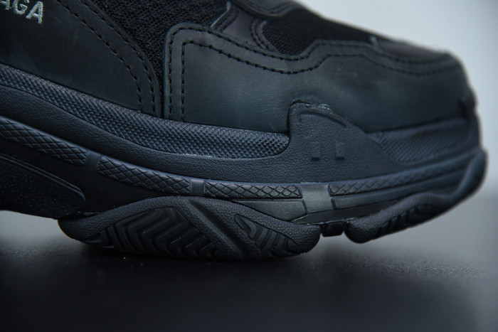 balcia triple s sneaker
