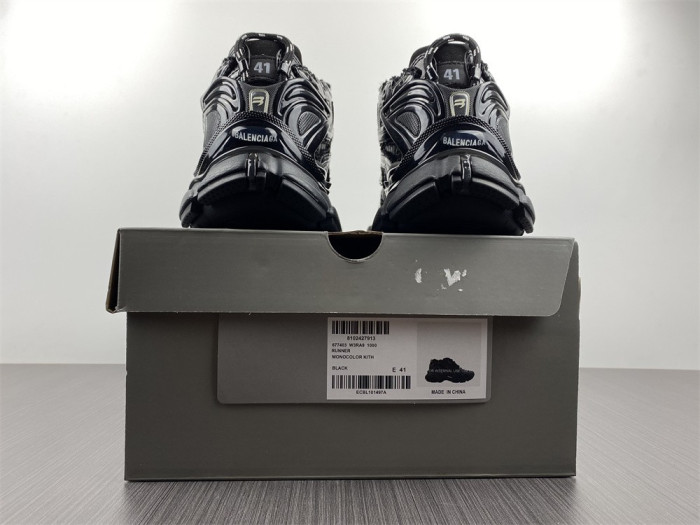 balcia track runner black Ba*len*cia*ga