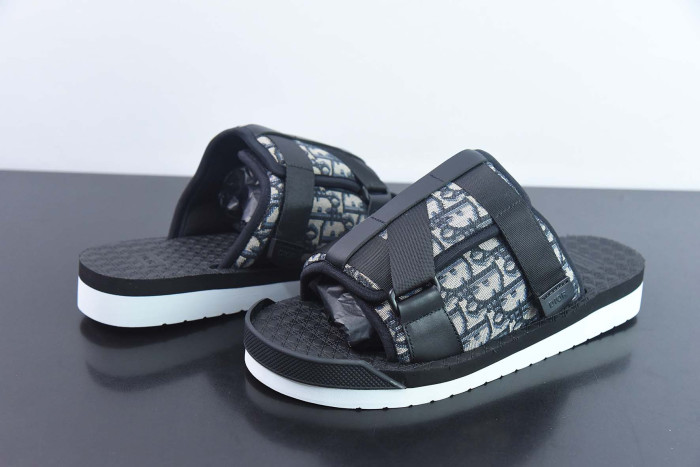 D*or alpha sandal