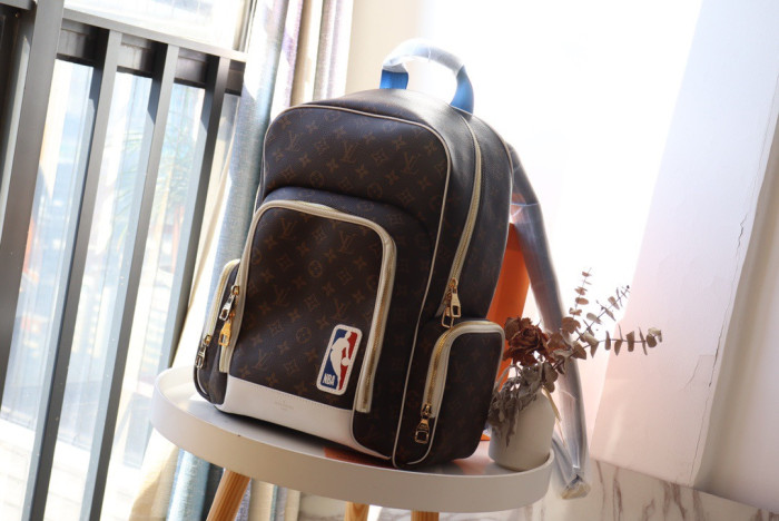l**is V*t*n replica bags lvxnba backpack 32*17*45cm