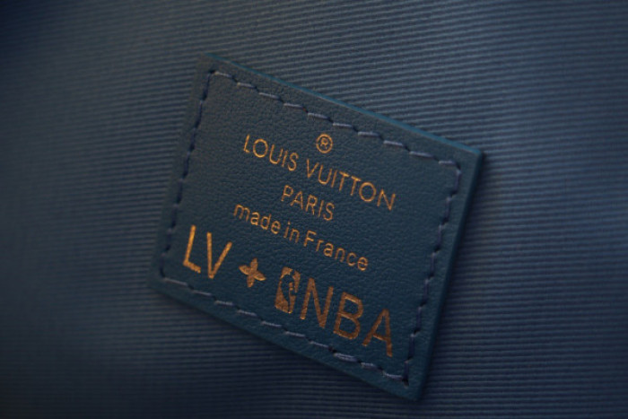 l**is V*t*n replica bags lvxnba backpack 32*17*45cm